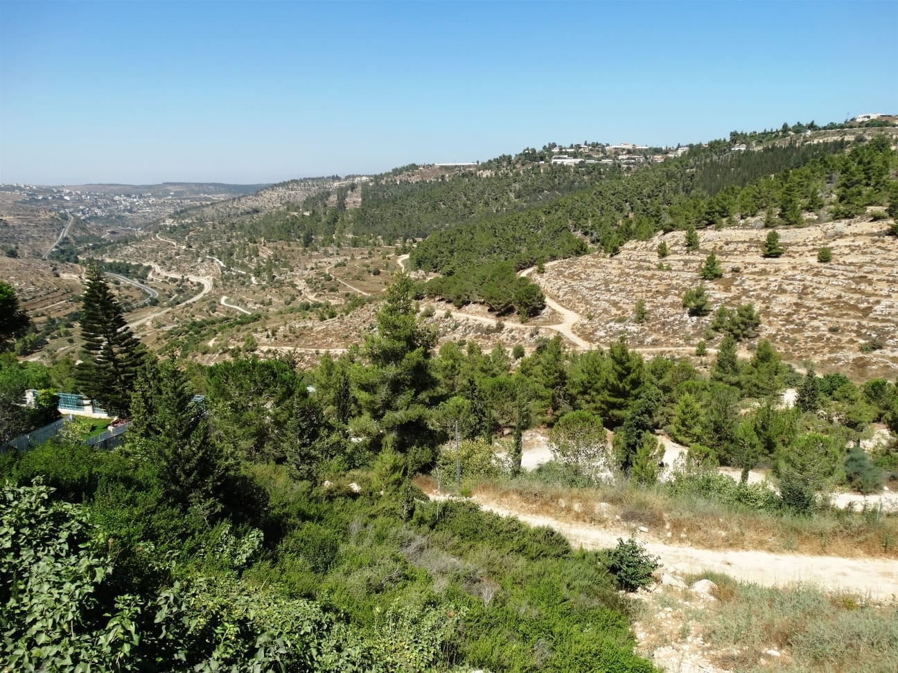 Reches Lavan, or White Ridge, west of Jerusalem. (Dov Greenblat, Society for the Protection of Nature in Israel) Reches Lavan, or White Ridge, west of Jerusalem. (Dov Greenblat, Society for the Protection of Nature in Israel)