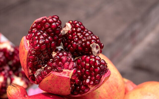 Illustrative image of pomegranate fruit and seeds (Stephen J Perrot; iStock by Getty Images) Illustrative image of pomegranate fruit and seeds (Stephen J Perrot; iStock by Getty Images)