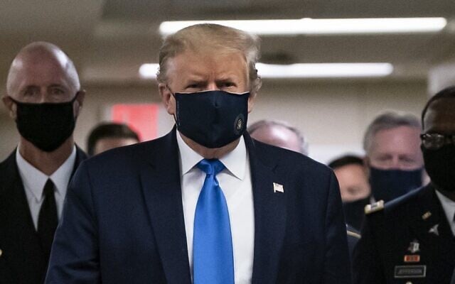 US President Donald Trump wears a mask as he visits Walter Reed National Military Medical Center in Bethesda, Maryland' on July 11, 2020. (ALEX EDELMAN / AFP) US President Donald Trump wears a mask as he visits Walter Reed National Military Medical Center in Bethesda, Maryland' on July 11, 2020. (ALEX EDELMAN / AFP)