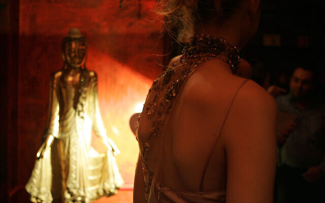 ILLUSTRATIVE -- A model waits backstage during the Beirut Fashion Week at the Buddha Bar, in Beirut, Lebanon, March 25, 2006. (AP Photo/Dalia Khamissy) ILLUSTRATIVE -- A model waits backstage during the Beirut Fashion Week at the Buddha Bar, in Beirut, Lebanon, March 25, 2006. (AP Photo/Dalia Khamissy)
