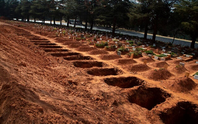 Freshly-dug graves in a row at Johannesburg's main Westpark Cemetery, Thursday, July 9, 2020.(AP Photo/ Denis Farrell) Freshly-dug graves in a row at Johannesburg's main Westpark Cemetery, Thursday, July 9, 2020.(AP Photo/ Denis Farrell)