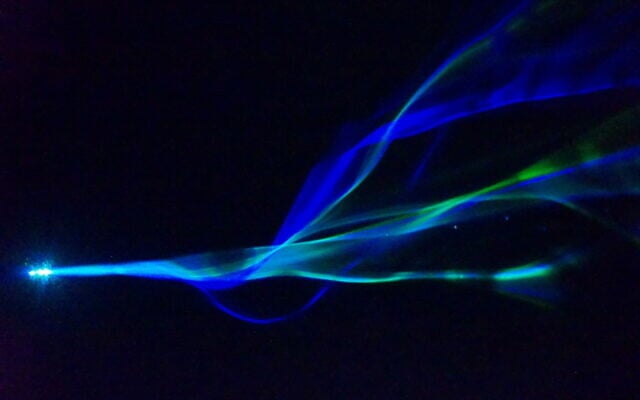 Branched flow, as observed through a microscope at the Technion - Israel Institute of Technology (courtesy of the Technion - Israel Institute of Technology)