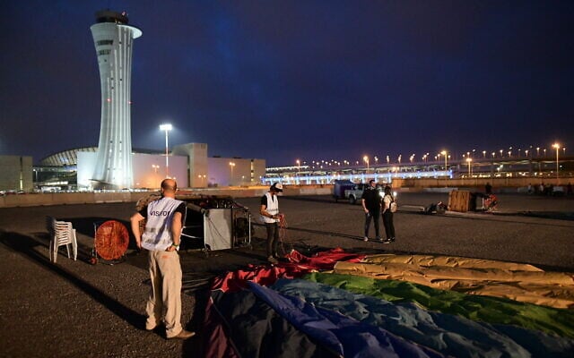 Hot air balloons prepare to take off from the Ben Gurion International Airport, near Tel Aviv on July 25, 2020 (Tomer Neuberg/Flash90) Hot air balloons prepare to take off from the Ben Gurion International Airport, near Tel Aviv on July 25, 2020 (Tomer Neuberg/Flash90)