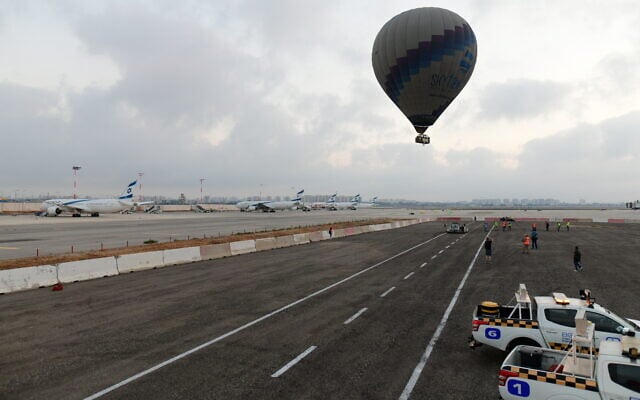 Hot air balloons take off from the Ben Gurion International Airport, near Tel Aviv on July 25, 2020 (Tomer Neuberg/Flash90) Hot air balloons take off from the Ben Gurion International Airport, near Tel Aviv on July 25, 2020 (Tomer Neuberg/Flash90)