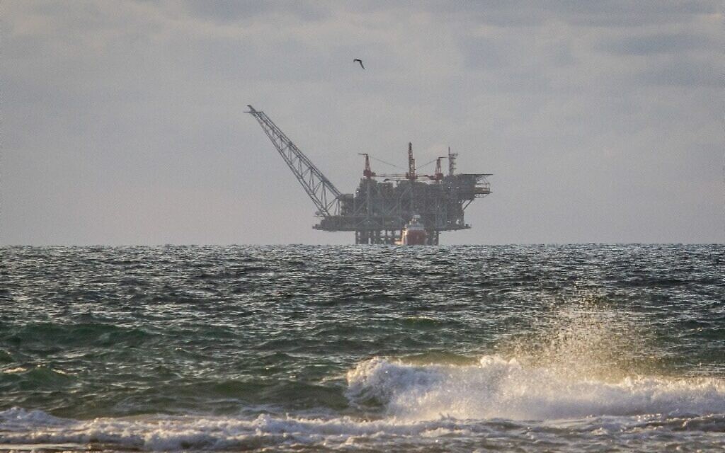 A view of the Leviathan natural gas processing rig from Dor Habonim Beach Nature Reserve, on January 1, 2020. (Flash90)