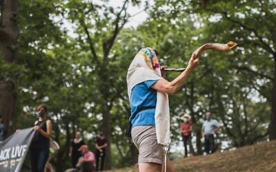 Vigil for Black Lives Matter movement held during Tisha B’Av by Jewish groups in Brookline, Massachusetts, July 30, 2020 (Emily Glick/Boston)