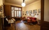 The waiting room in the ordination of the psychologist Sigmund Freud in Vienna, Austria on August 26, 2020 (ALEX HALADA / AFP)