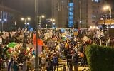 Protests outside the Prime Minister's Residence in Jerusalem on August 22, 2020. (Anat Peled/Times of Israel)