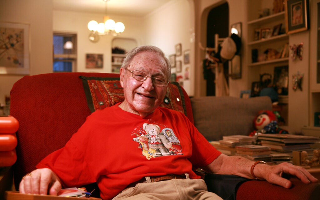 The late Kurt Sonnenfeld, born in Vienna and pictured here in 2015, was a regular member of the Stammtisch and a staunch supporter of Bernie Sanders. (Courtesy Shani Bar On/ from 'Almost a Ritual' by Emil Rennert)