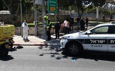 Emergency responders arrive at the scene of a stabbing at the Segula Junction outside Petah Tikva on August 26, 2020. (Magen David Adom)