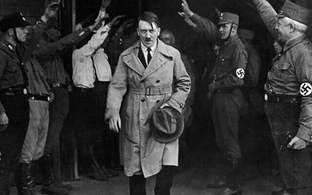 Adolf Hitler and Nazi party members before World War II. (Public domain) Adolf Hitler and Nazi party members before World War II. (Public domain)