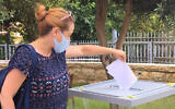 Yael Ilinsky votes for a second time at the Russian consulate in Haifa in June 2020 (Yael Ilinsky/Facebook)