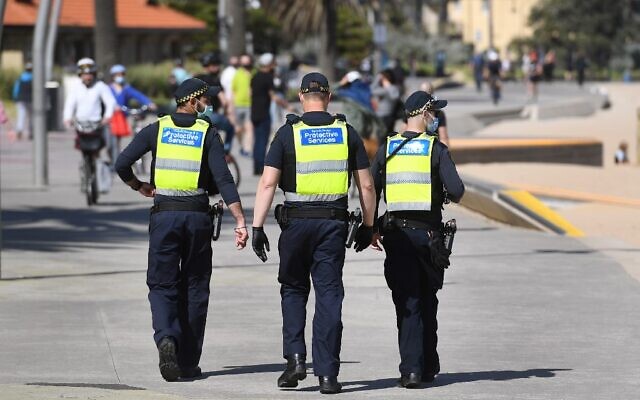 Protective services officers patrol along the St Kilda Beach foreshore in Melbourne on September 3, 2020, as the city battles an outbreak of the COVID-19 coronavirus.(William WEST / AFP) Protective services officers patrol along the St Kilda Beach foreshore in Melbourne on September 3, 2020, as the city battles an outbreak of the COVID-19 coronavirus.(William WEST / AFP)