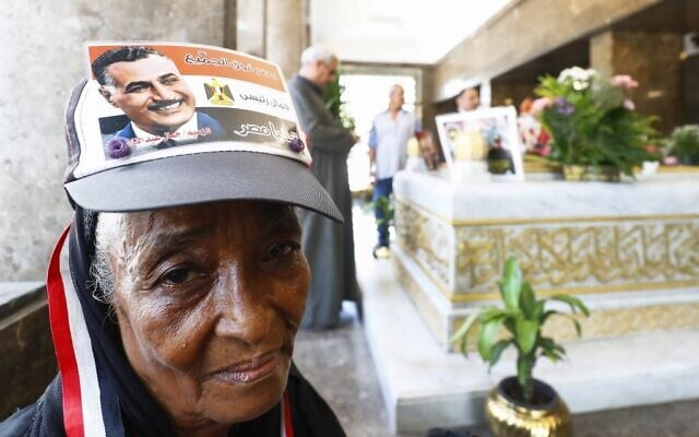 Egyptians visit the tomb of Egypt's late president Gamal Abdel Nasser at his mausoleum in Cairo on September 28, 2020. (Khaled DESOUKI / AFP) Egyptians visit the tomb of Egypt's late president Gamal Abdel Nasser at his mausoleum in Cairo on September 28, 2020. (Khaled DESOUKI / AFP)