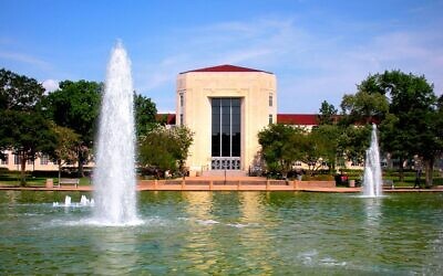 The Ezekiel W. Cullen Building on the campus of the University of Houston. (Courtesy/Wikimedia Commons)