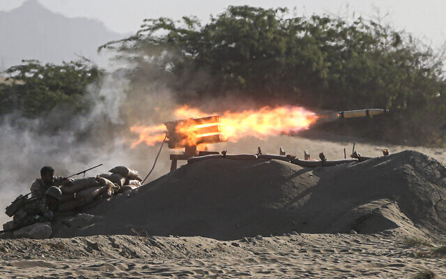 Iranian troops participating in a military drill near the strategic Strait of Hormuz, Iran, September 10, 2020. (Mehdi Marizad/Fars News Agency via AP) Iranian troops participating in a military drill near the strategic Strait of Hormuz, Iran, September 10, 2020. (Mehdi Marizad/Fars News Agency via AP)