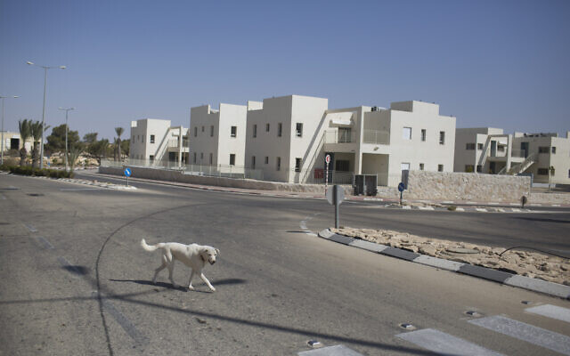 Homes in Mitzpe Ramon in the Negev desert in October 2016. (Lior Mizrahi/Flash90) Homes in Mitzpe Ramon in the Negev desert in October 2016. (Lior Mizrahi/Flash90)
