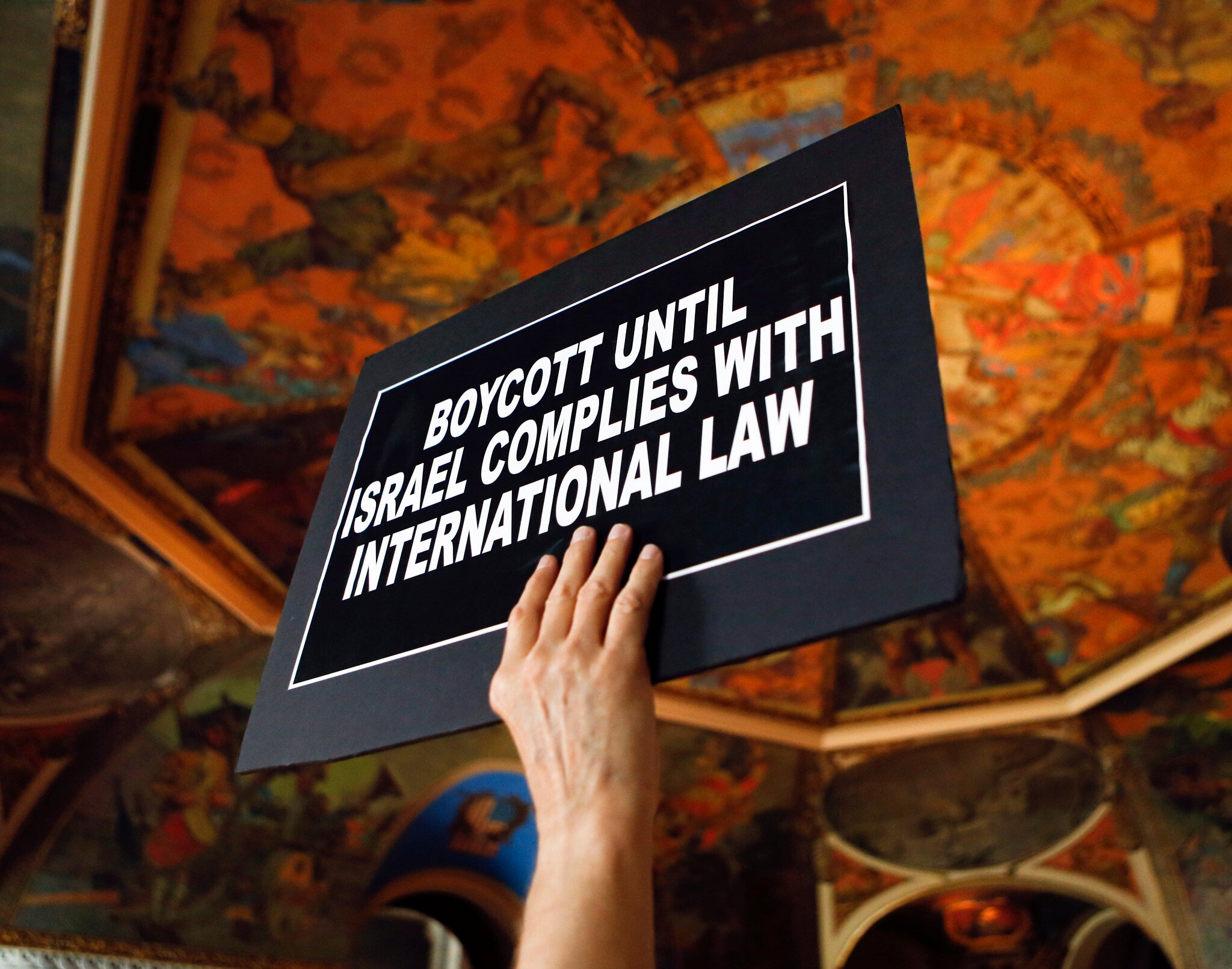 US quickly reverses pledge to link disaster funds to Israel boycott stance