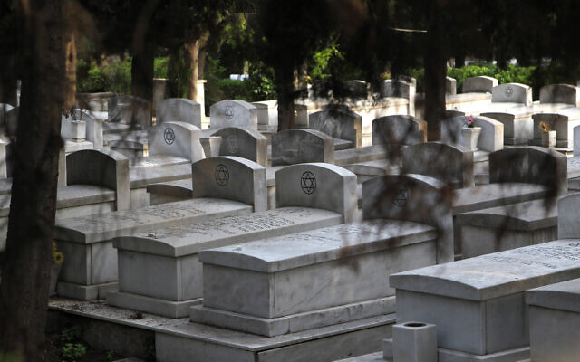 Illustrative: Graves in a cemetery for the Jewish community in the northern Greek city of Thessaloniki on May 30, 2014. (AP/ Nikolas Giakoumidis/File) Illustrative: Graves in a cemetery for the Jewish community in the northern Greek city of Thessaloniki on May 30, 2014. (AP/ Nikolas Giakoumidis/File)