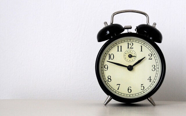 A clock in a Tel Aviv hotel. (Sophie Gordon/Flash90)