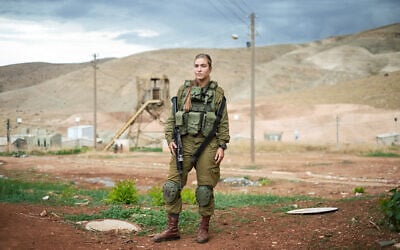 'Leah, 19. Los Angeles, California, USA. Infantry' (Brant Slomovic)
