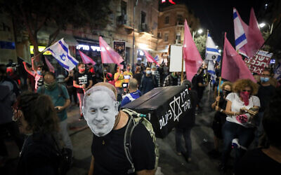 Israelis protest against Prime Minister Benjamin Netanyahu, and mark the 25th anniversary of Yitzhak Rabin's death, in Jerusalem on October 31, 2020. (Yonatan Sindel/Flash90)