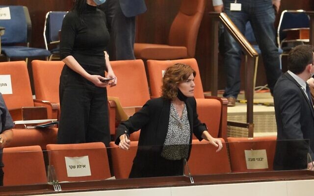 Meretz MK Tamar Zandberg after Knesset speaker nullifies a vote calling for inquiry into submarine affair, October 21, 2020 (Shmulik Grossman/Knesset) Meretz MK Tamar Zandberg after Knesset speaker nullifies a vote calling for inquiry into submarine affair, October 21, 2020 (Shmulik Grossman/Knesset)