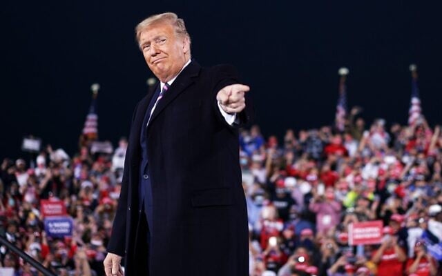 US President Donald Trump arrives for a campaign rally at Pittsburgh International Airport in Moon Township, Pennsylvania, on September 22, 2020. (Mandel Ngan/AFP) US President Donald Trump arrives for a campaign rally at Pittsburgh International Airport in Moon Township, Pennsylvania, on September 22, 2020. (Mandel Ngan/AFP)
