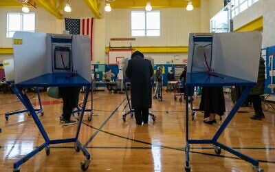 A voter fills out their ballot at Public School 160 on November 3, 2020, in the Brooklyn borough of New York City. (David Dee Delgado/Getty Images/AFP)