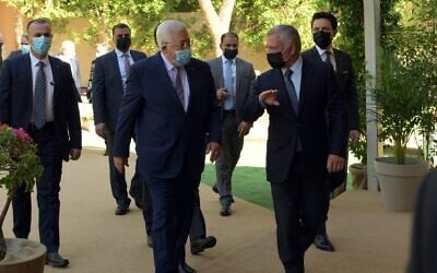 Palestinian Authority President Mahmoud Abbas meets with Jordanian King Abdullah II on November 29, 2020. (WAFA)