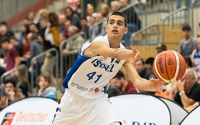 Yam Madar plays in a game against Argentina in Baden-Württemberg, Germany, on April 2, 2018. (CC BY-SA Sven Mandel/Wikipedia) Yam Madar plays in a game against Argentina in Baden-Württemberg, Germany, on April 2, 2018. (CC BY-SA Sven Mandel/Wikipedia)