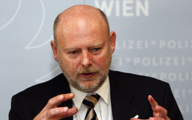Erich Zwettler speaks during a press conference about the arrests of Nigerian drug dealers in Vienna, Austria, on March 4, 2009. (AP Photo/Ronald Zak) Erich Zwettler speaks during a press conference about the arrests of Nigerian drug dealers in Vienna, Austria, on March 4, 2009. (AP Photo/Ronald Zak)