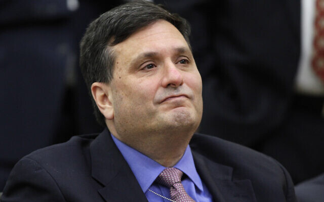 Outgoing Ebola czar Ron Klain listens as President Barack Obama speaks about the Ebola outbreak response by the US in West Africa, Wednesday, Feb. 11, 2015, in the South Court Auditorium of the White House complex in Washington. Obama plans to withdraw most US military troops fighting Ebola outbreak in West Africa. (AP Photo/Jacquelyn Martin) Outgoing Ebola czar Ron Klain listens as President Barack Obama speaks about the Ebola outbreak response by the US in West Africa, Wednesday, Feb. 11, 2015, in the South Court Auditorium of the White House complex in Washington. Obama plans to withdraw most US military troops fighting Ebola outbreak in West Africa. (AP Photo/Jacquelyn Martin)