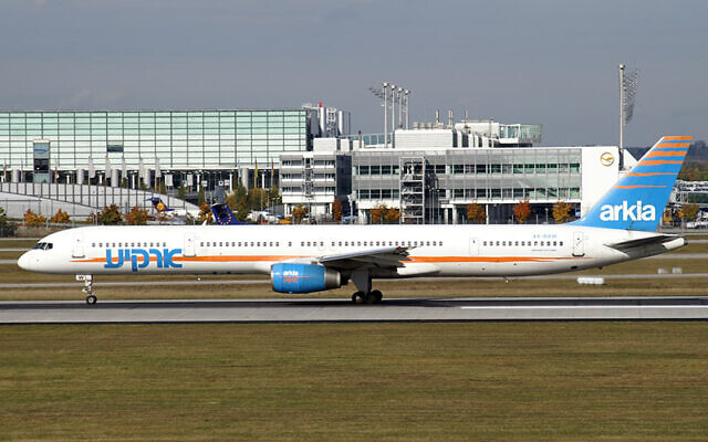 This Arkia Boeing 757-300 was fired at by surface to air missiles as part of the 2002 Mombasa attacks. It is pictured here 3 years later at Munich Airport. (Juergen Lehle / Wikipedia)