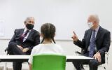 Prime Minister Benjamin Netanyahu and Education Minister Yoav Gallant visit Israeli kids at the Tali Bait Vegan elementary school  in Jerusalem, on September 05, 2020. (Marc Israel Sellem/POOL)