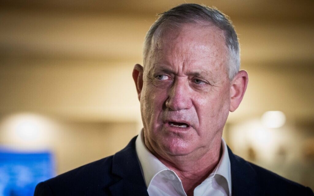 Defense Minister Benny Gantz, the alternate prime minister, visits the Jerusalem Municipality on November 10, 2020. (Yonatan Sindel/Flash90) Defense Minister Benny Gantz, the alternate prime minister, visits the Jerusalem Municipality on November 10, 2020. (Yonatan Sindel/Flash90)