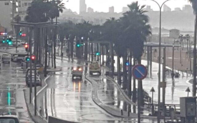 Herbert Samuel Street in Tel Aviv closed due to flooding, November 21, 2020 (Israel Police) Herbert Samuel Street in Tel Aviv closed due to flooding, November 21, 2020 (Israel Police)