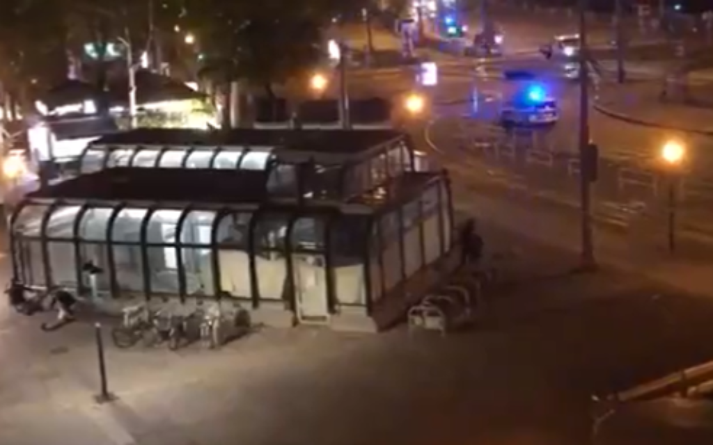The scene of a shooting incident near a synagogue in Vienna, Austria, November 2, 2020. (Screenshot: Twitter) The scene of a shooting incident near a synagogue in Vienna, Austria, November 2, 2020. (Screenshot: Twitter)