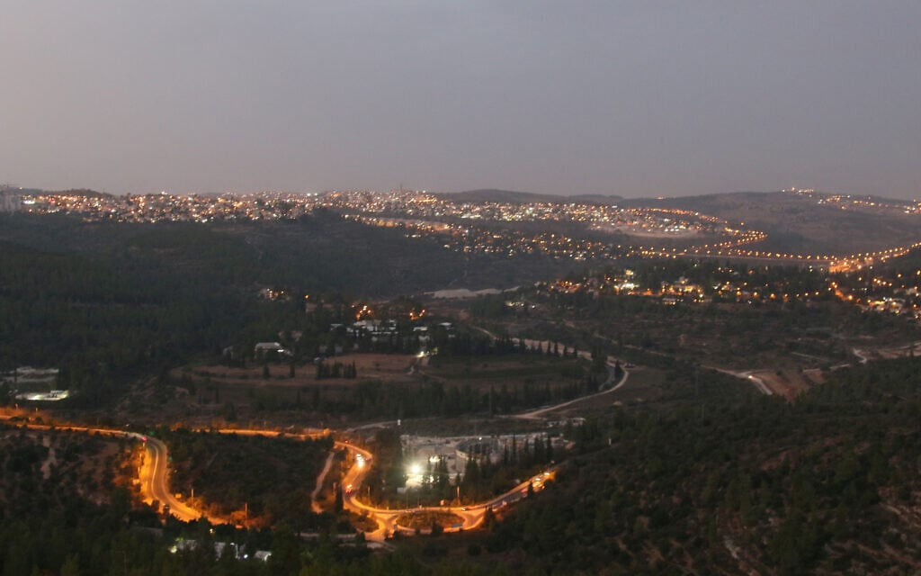 The evening view from Jerusalem's Ein Kerem walkway. (Shmuel Bar-Am)
