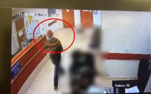 Rafiah Kenaneh at the court, hours before he's suspected of stabbing ex-wife Wafa to death, November 16, 2020. (Screen grab/Ynet) Rafiah Kenaneh at the court, hours before he's suspected of stabbing ex-wife Wafa to death, November 16, 2020. (Screen grab/Ynet)