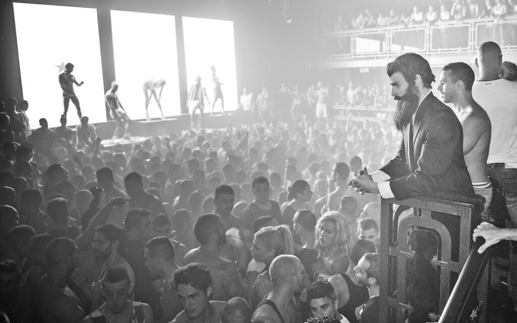 'Tel Aviv / Altneuland': Theodor Herzl visits at a party in Tel Aviv on a Friday Night.. (Moses Pini Siluk)