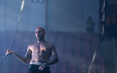 Polish rapper Quebonafide performs in Warsaw, April 21, 2018. (Wikimedia Commons/Itokyl)