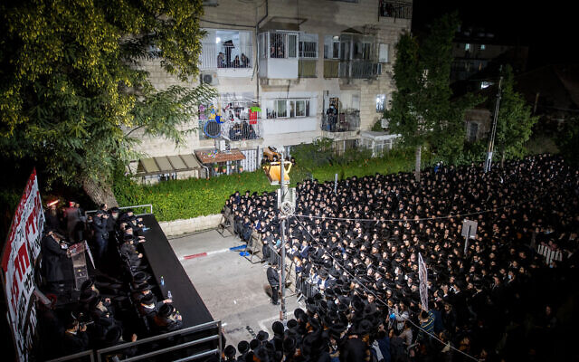 Ultra-Orthodox Jewish men protest against the new construction work for the Jerusalem Light Rail, in Bar Ilan, Jerusalem, December 7, 2020. (Yonatan Sindel/Flash90) Ultra-Orthodox Jewish men protest against the new construction work for the Jerusalem Light Rail, in Bar Ilan, Jerusalem, December 7, 2020. (Yonatan Sindel/Flash90)