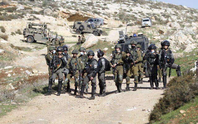 Israeli security forces clash with Palestinians in the village of Beit Dajan, near the northern West Bank city of Nablus, December 11, 2020. (Nasser Ishtayeh/Flash90) Israeli security forces clash with Palestinians in the village of Beit Dajan, near the northern West Bank city of Nablus, December 11, 2020. (Nasser Ishtayeh/Flash90)
