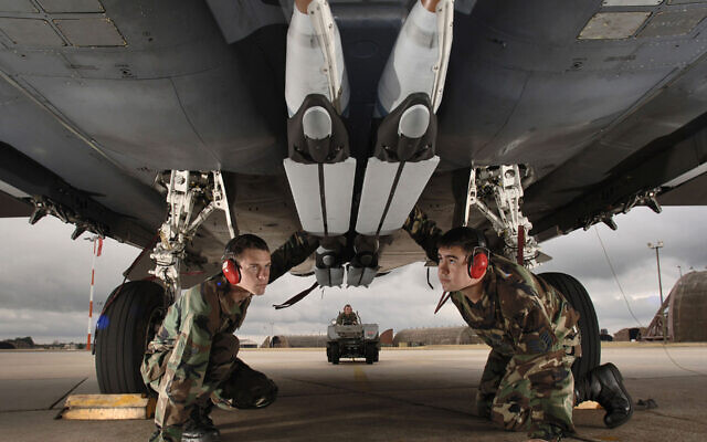 Illustrative: GBU-39 SDB (Small Diameter Bomb) at the Royal Air Force Lakenheath, England, on August 1 2006. (U.S. Air Force photo/Master Sgt. Lance Cheung via Wikipedia public domain) Illustrative: GBU-39 SDB (Small Diameter Bomb) at the Royal Air Force Lakenheath, England, on August 1 2006. (U.S. Air Force photo/Master Sgt. Lance Cheung via Wikipedia public domain)