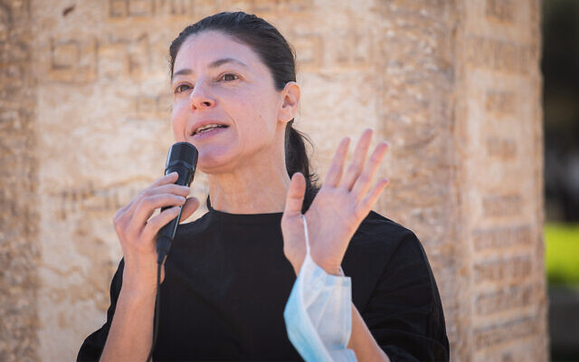 Labor MK Merav Michaeli speaks during a protest in Jerusalem, November 9, 2020. (Hadas Parush/Flash90) Labor MK Merav Michaeli speaks during a protest in Jerusalem, November 9, 2020. (Hadas Parush/Flash90)