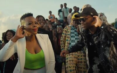 South African artists Master KG (R) and Nomcebo Zikode are seen in the music video for 'Jerusalema' (YouTube screenshot)