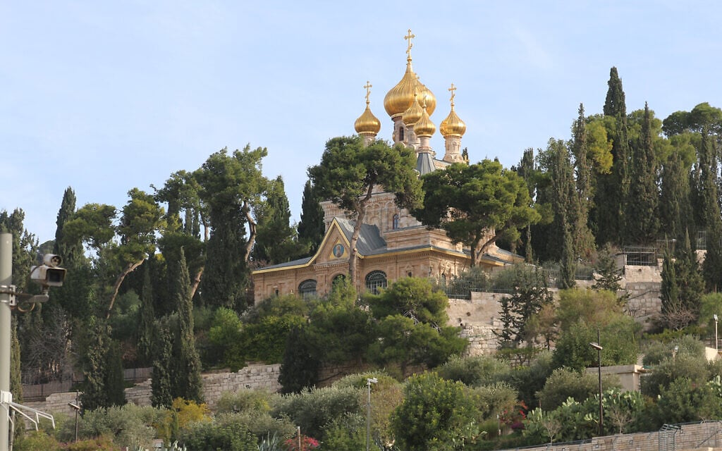 The Church of St. Mary Magdalene was built by Russia's Alexander III and completed in 1888. (Shmuel Bar-Am)