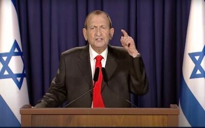 Tel Aviv Mayor Ron Huldai announces his new 'The Israelis' party, December 29, 2020. (Screenshot: YouTube)