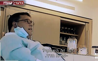 Lawyer Ariel Roth, seen in an Uvda TV documentary, December 24, 2020 (Channel 12 screenshot)